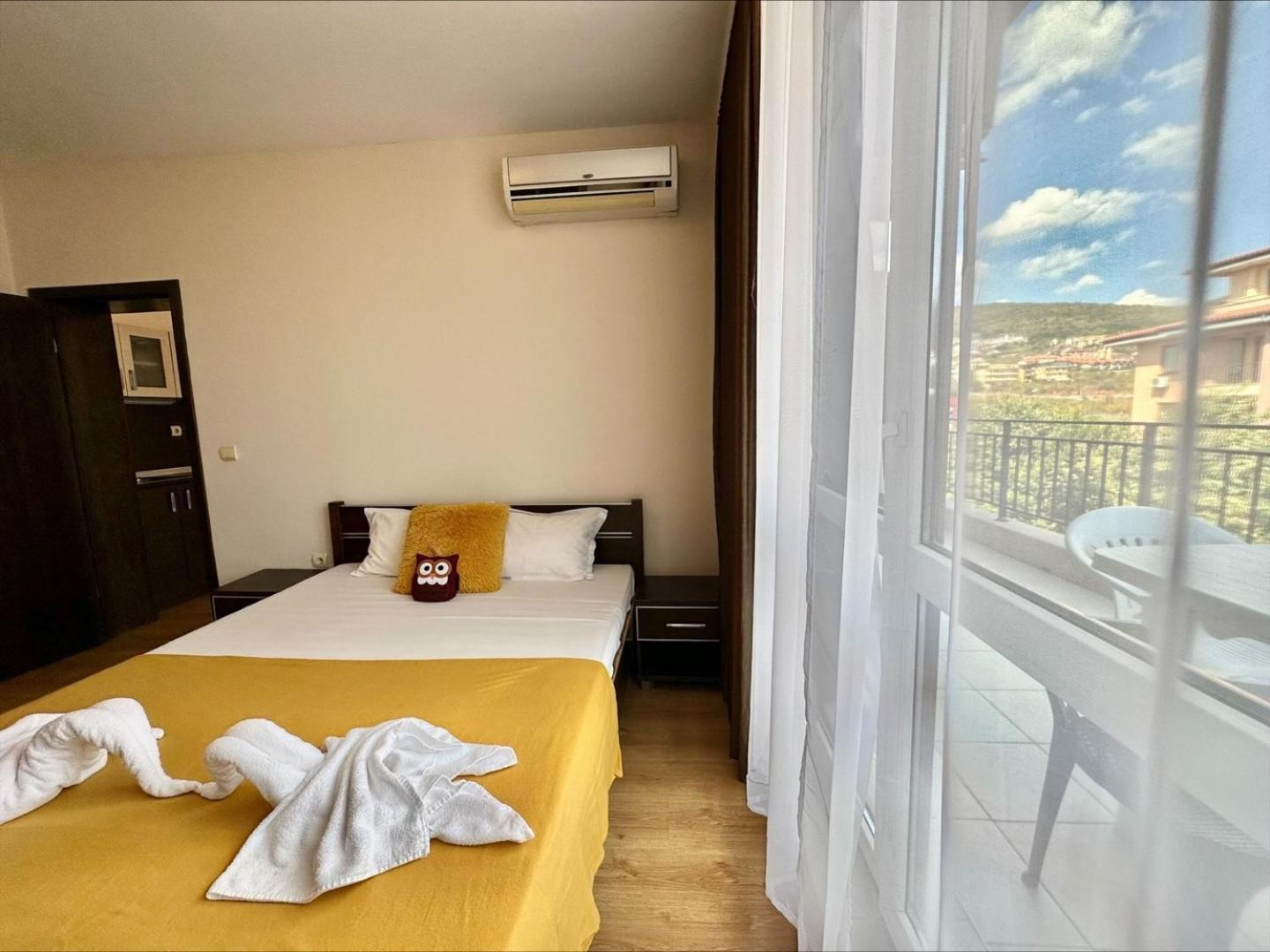 Menada Luxor Apartments Sveti Vlas Exterior photo