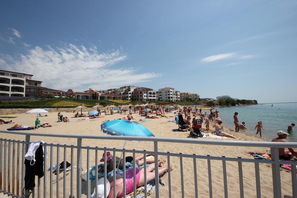 Menada Luxor Apartments Sveti Vlas Exterior photo