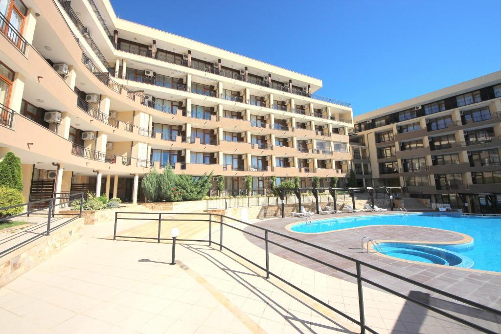 Menada Luxor Apartments Sveti Vlas Exterior photo