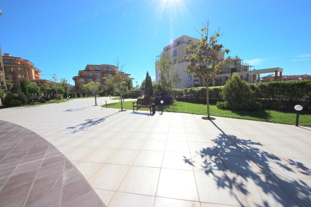 Menada Luxor Apartments Sveti Vlas Exterior photo