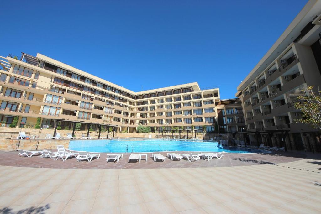 Menada Luxor Apartments Sveti Vlas Exterior photo